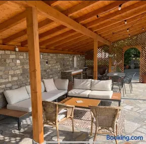 Peaceful Mountain Retreat - private guest house - Image 2