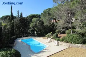 villa 8 pers, climatisée, piscine chauffée, un havre de paix sous les pins parasols - Image 4