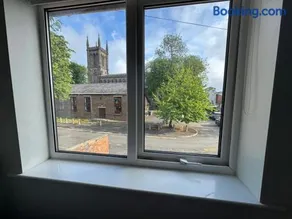 Cosy Modern 2 Beds Chorley Center - Image 2