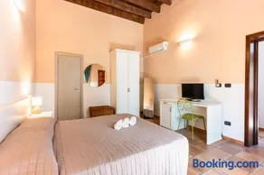 Via Roma Rooms Guesthouse - Image 4