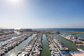 Marina Apartment With Stunning Views by Sea N' Rent - Image 3