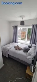 Well presented 3 Bed House- 9 Guests - Great for Leisure stays or Contractors -NG8 postcode - Image 5