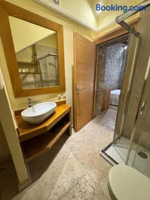 Stone House Apartments - Image 3