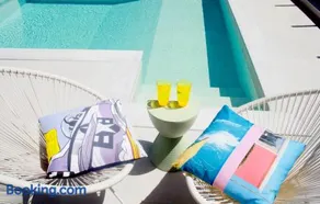 Splash Suites with Private Pools - Image 2