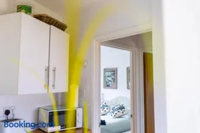 Sea View Holiday Chalet, access to sandy beach - Pets go free - Image 2