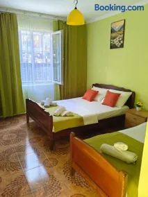Guest house on Devyatnadtsataya - Image 4