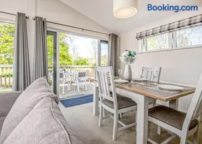 Hawthorn Glen Lodges - Image 3