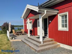 Villa med sjöutsikt - Image 1