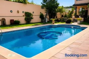 Casa con jardin y piscina con horario privada WiFi y aire acondicionado - Image 2