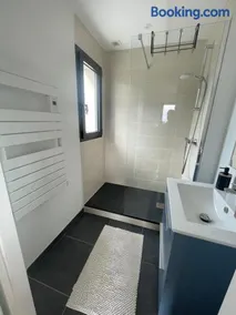 Modern house, comfort and decor 5 people - Image 2