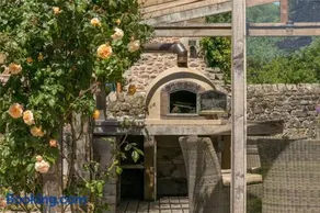 Large Country Farmhouse - Image 5