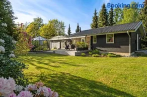 Cozy Summer House Near Beach And Nature - Image 1