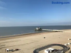 High in Sky & Seasights f 8@Blankenberge - Image 3