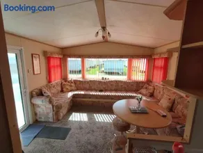 D21 Kirbys Retreat 1, skegness - Image 4