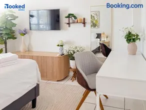 Chic 1BR Near Faena Walk to Beach Sleeps 4 - Image 5