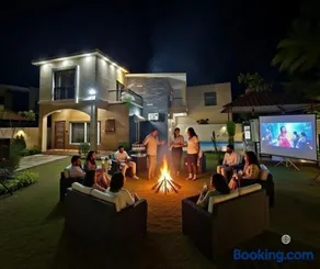 Royal Portico Villa - Image 3