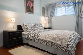 Lovely 1BR Secondary suite with Separate entrance - Image 2