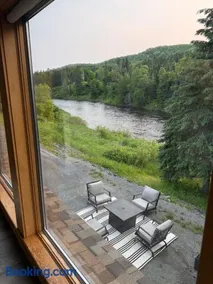 Riverside Retreat - Image 1