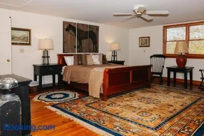The Whipper Inn at Winfall - Image 3