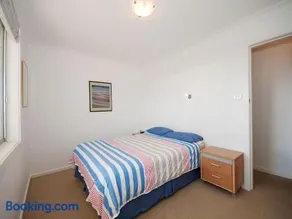 Beachside Shoal Bay Unit 2 - Image 1