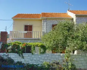 Apartments by the sea Postira, Brac - 9241 - Image 2