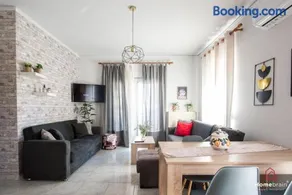 PK Luxury Apartment by Homebrain - Image 5