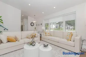 South Oakville Bliss Haven Monthly Stays only - Image 3