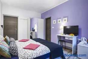 Top Center Rooms & Studio - Image 3