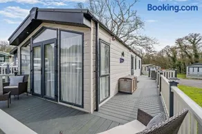 Bunny Lodge Quiet 2-Bed Luxury Home near Milford on Sea - Image 3