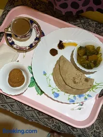 The Caravan Hostel Food & Stay - Image 3