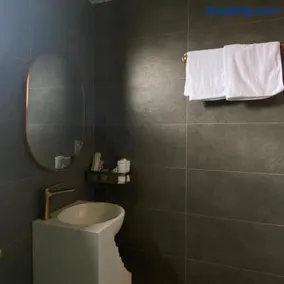Eco Bliss Hotel - Image 2