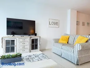 1 SPRING PROMO - Sunny Isles Seaview Condo, Walk to Beach, Amazing Amenities - Image 2