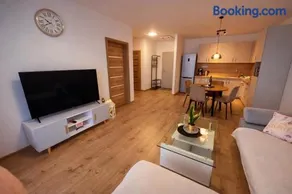 Modern Smart Apartment - Self Check-in, Panoramic View & Garage - Image 3