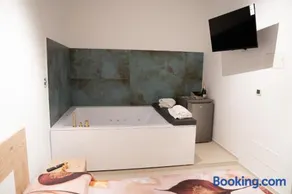 Suite Dreams Luxury - Image 3