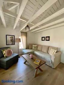 Plane Tree House - Image 2