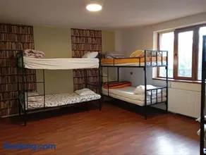 Central Rooms Craiova - Image 4