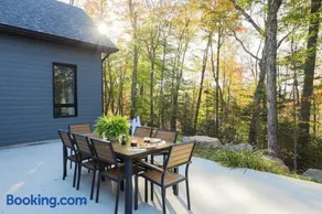 Chalet Boréale with Private Spa & Billiards, Golf & Carling Lake - Image 3