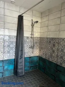Kihnu Sadama Öömaja Guesthouse - Image 2