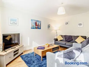 3 Bed in Cromer oc-81481 - Image 2