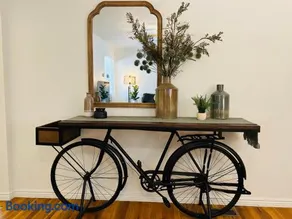 Home Sweet Idahome, feels like home with all the decor you wish you could afford King bed in master, fully fenced dog friendly yard, a few blocks from BSU and downtown Boise, Your perfect stay! - Image 3