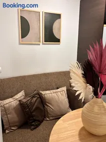 EVAGELIA'S APARTMENT Stylish Central stay! - Image 2