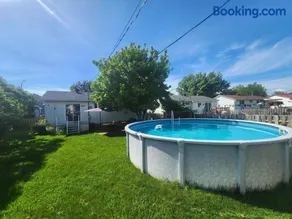 Cozy 3-Bedroom Haven, Private Pool & Parking ! - Image 4
