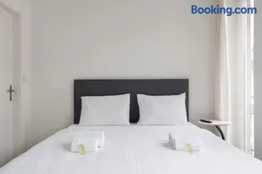 Urban Oasis with Queen Bed and View BE-34 - Image 3