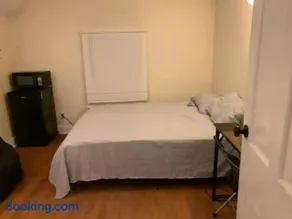 Luke's Hostel - Image 1
