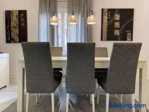 80 m2 recién reformado, acogedor y elegante. - Image 3