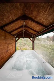 Sukorose Jacuzzis Vendégház - Image 4