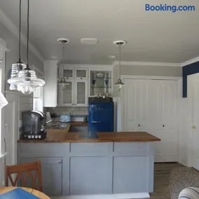Tanbark Shores Guest Suite - Image 2
