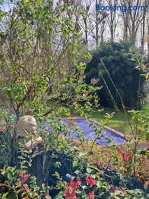 Propriété bucolique avec deux maisons, une piscine chauffée et un vaste verger - Image 3