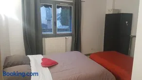 Appart simple entier 1 ch à ch-gontier 1er ou 2eme étage - Image 1