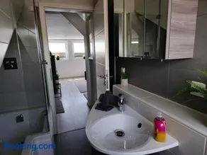 1,5 Zimmer Ferienwohnung Apartment in ruhiger Lage stadtnah Neu in Brunnthal - Image 2